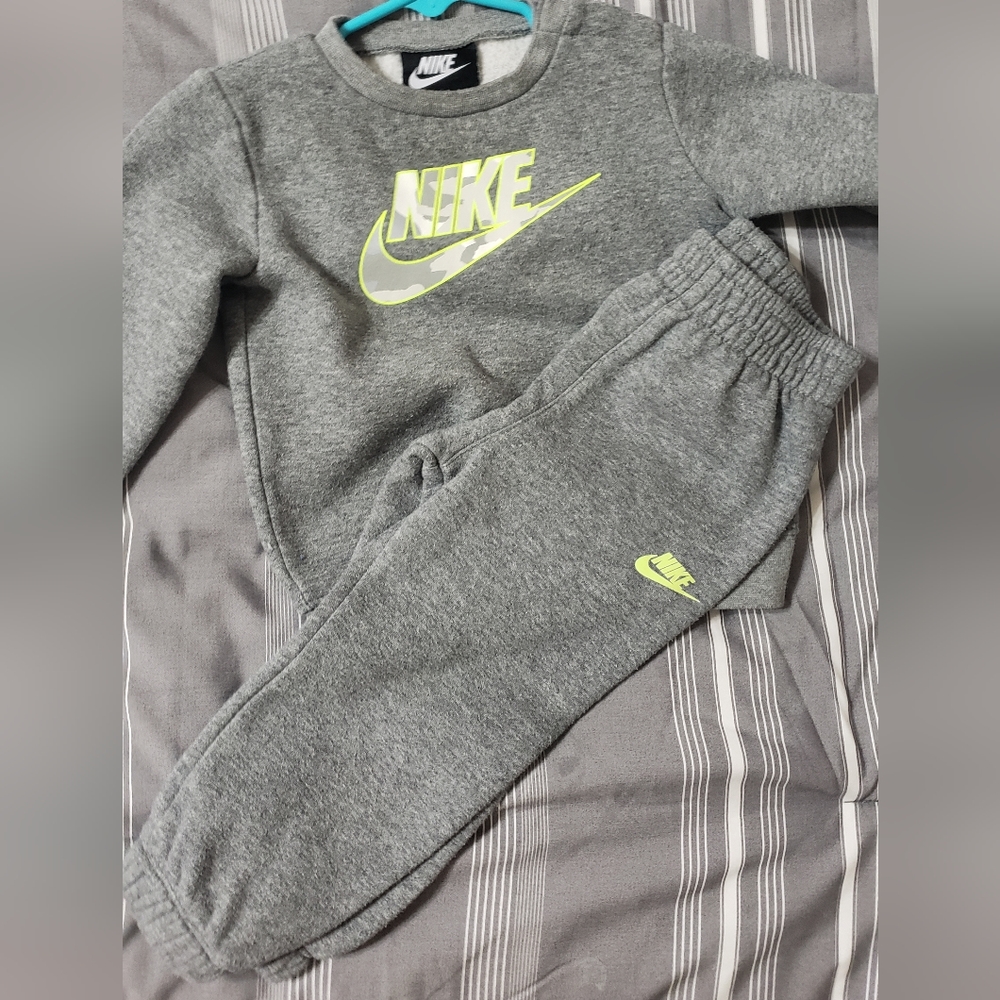 Nike Jogging Suit